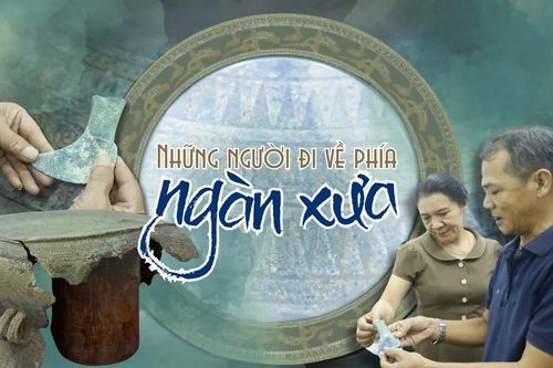 Những người đi về phía ngàn xưa