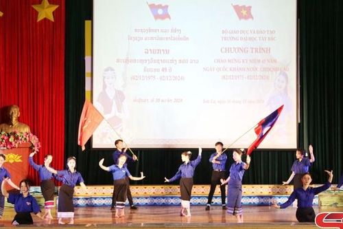 Trường Đại học Tây Bắc chào mừng 49 năm Quốc khánh nước CHDCND Lào