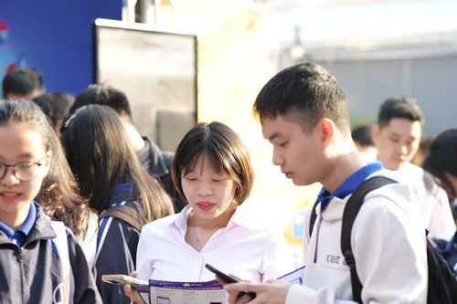 Hơn 7.000 việc làm tại ngày hội 'Hành trình nghề nghiệp và Kết nối việc làm' năm 2024