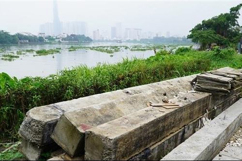Vì sao tuyến kè chống sạt lở bán đảo Thanh Đa hơn chục năm chưa xây xong?