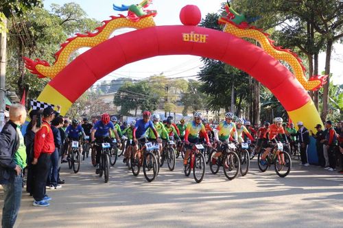 162 vận động viên tham gia Giải đua xe đạp Cao Bằng mở rộng năm 2024