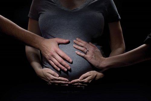 Mặt tối của ngành công nghiệp đẻ thuê ở Trung Quốc