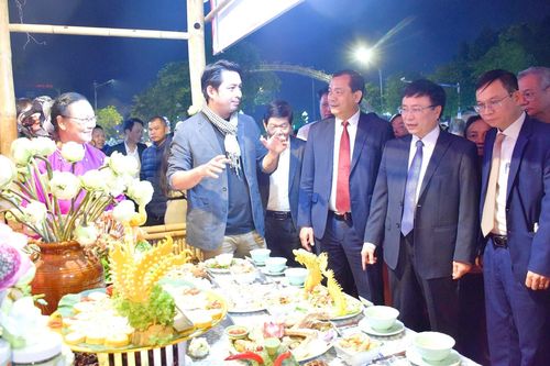 Sức hút tại lễ hội du lịch và ẩm thực Sen Nghệ An