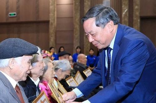 Tin tức đặc biệt trên báo in Hànôịmới ngày 30-11-2024
