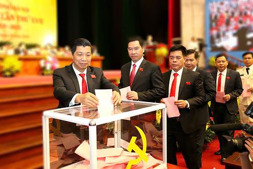 Để lựa chọn được cán bộ có đức, có tài thực sự cống hiến cho dân, cho nước trong nhiệm kỳ mới