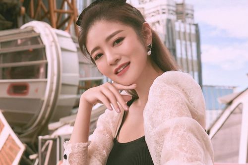 An Dĩ Hiên suy sụp khi chồng bị kết án 13 năm tù