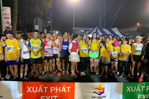 Khám phá quận 10 qua những bước chạy vì cộng đồng