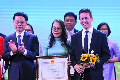 Khen thưởng đơn vị làm bộ sách có lượng phát hành lớn