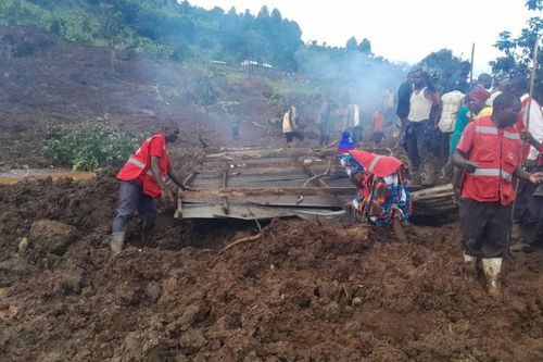 Uganda kêu gọi người dân sơ tán sau thảm họa lở đất khiến 120 người mất tích và tử vong