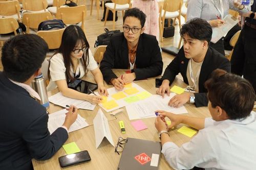 Lãnh đạo trẻ ASEAN tham gia tọa đàm về công nghệ mới và trí tuệ nhân tạo