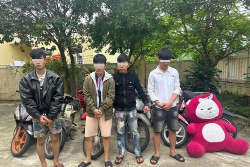Bắt nóng nhóm đối tượng trộm cả xe máy lẫn gấu bông