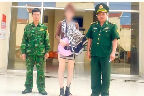 'Nữ quái' sa lưới khi vừa nhập cảnh trở về nước