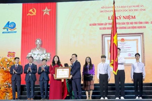 Kỷ niệm 40 năm thành lập Trường PTTH Dân tộc nội trú Nghệ An