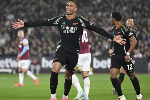Thắng West Ham, Arsenal vượt qua Man City trên bảng xếp hạng