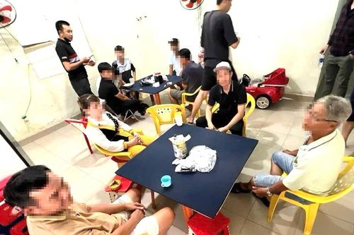 Công an tạm giữ 10 đối tượng đánh bạc tại thành phố Biên Hòa
