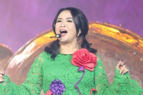 Ai cho diva xoạc chân?