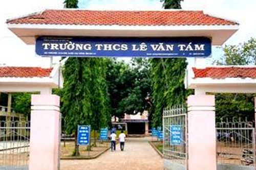 Thực hư vụ hiệu trưởng không đi làm cả tháng vì bị... đòi nợ