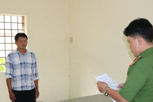 Lừa bán đất, chiếm đoạt hàng trăm triệu đồng
