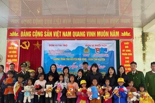 Mang đông ấm về vùng cao Sơn La