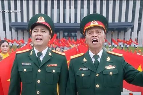 Nhạc sĩ Doãn Nho, NSND Tự Long biểu diễn mở màn