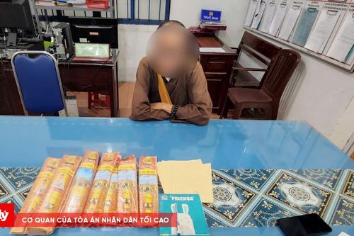 Giả danh tu sĩ đi bán nhang và kêu gọi quyên góp từ thiện