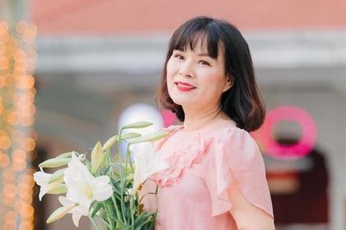 Nhà báo Bùi Thu Thủy - Người kế nhiệm nhà báo Tạ Bích Loan 'cầm trịch' VTV3
