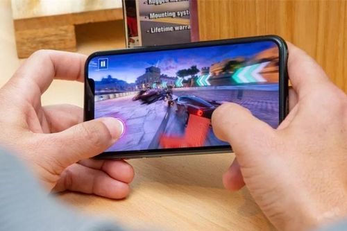 iPhone 11 Pro giá tháng 11 cực rẻ, thấp hơn cả vua tầm trung Galaxy A55 5G, trang bị vẫn là đỉnh lưu