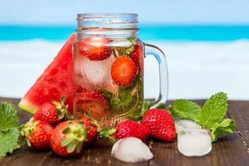 Giảm cân giữ dáng hiệu quả với 3 công thức pha nước detox thơm ngon