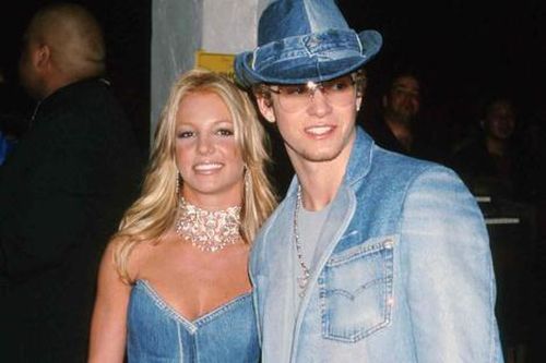 Bạn trai cũ của Britney Spears thông báo hủy show vì bị chấn thương