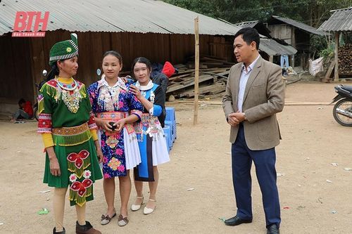 Giữ vững lòng dân nơi biên giới