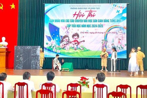 Hội thi 'Sân khấu hóa các câu chuyện văn học dân gian bằng tiếng Anh' cấp tiểu học
