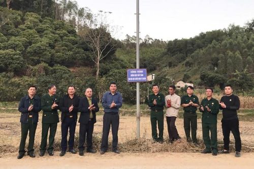 Khánh thành công trình đường điện thắp sáng tại thị trấn Đồng Mỏ, huyện Chi Lăng
