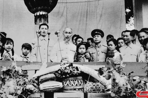 Bác Hồ với đồng bào các dân tộc Tây Bắc