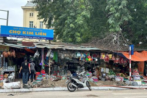 Hà Nội: Quận Đống Đa tất bật sửa sang vỉa hè đón Tết Ất Tỵ