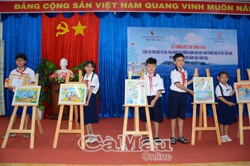 Trao 15 giải thưởng Cuộc thi Tìm hiểu về rác thải nhựa đại dương