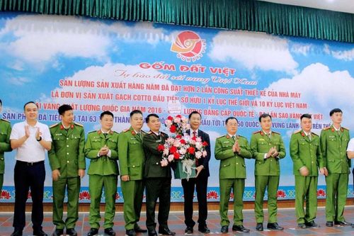 Quảng Ninh: Bắt cựu nhân viên lẻn vào phòng Chủ tịch Gốm Đất Việt lấy trộm tiền tỷ