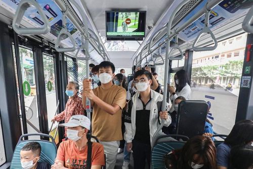 Xe buýt điện Hà Nội thu hút gần 100 triệu lượt khách