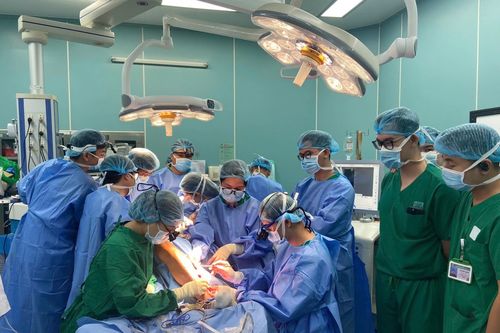 Cách bác sĩ TP.HCM tái tạo gương mặt cho bệnh nhân bị u xương hàm