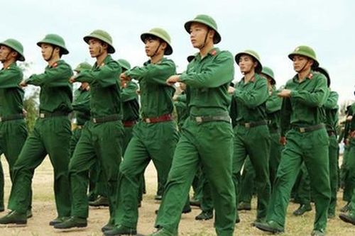 Thời hạn xét thăng cấp bậc quân hàm với hạ sĩ quan, binh sĩ là học viên trong các nhà trường