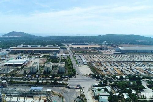 Nhiều dư địa phát triển công nghiệp và du lịch ở Dung Quất