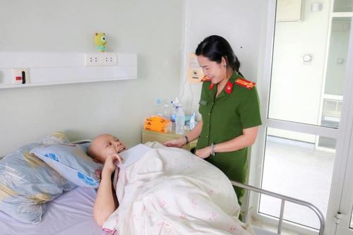 Lan tỏa yêu thương tại Bệnh viện Ung bướu Đà Nẵng