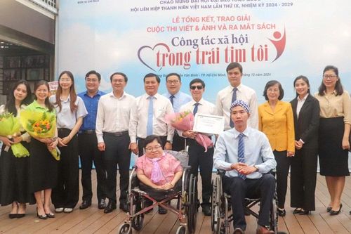 Trao giải cuộc thi viết và ảnh 'Công tác xã hội trong trái tim tôi'