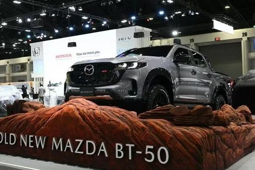 Cận cảnh Mazda BT-50 2024 vừa ra mắt Thái Lan, giá từ 563 triệu đồng