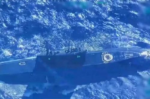 Tàu ngầm tấn công Nga và lần xuất hiện hiếm hoi ở Biển Đông, Philippines... lo
