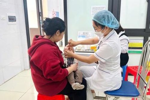 Hà Nội triển khai chiến dịch uống vitamin A đợt 2