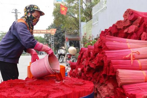 Người dân làng hương Quảng Phú Cầu tất bật vào vụ Tết