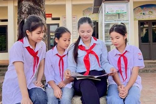 Cô Tổng phụ trách Đội sáng tạo mô hình khơi gợi tình yêu biển đảo cho học sinh