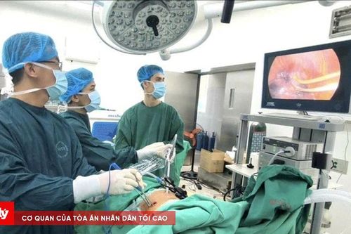 Mổ nội soi cứu sống bệnh nhân thủng phổi do nghiện thuốc lá nặng