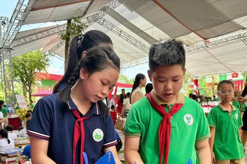 Nét đẹp văn hóa ứng xử học đường của học sinh Hà Nội