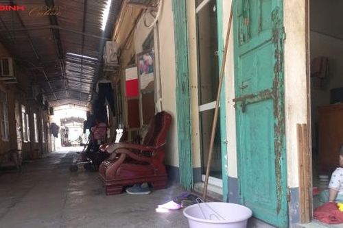 Cuộc sống của 59 hộ gia đình công nhân trong khu tạm cư 'bị bỏ quên' giữa thành phố mỏ